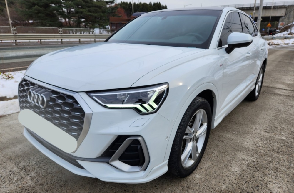 Audi Q3 (F3)