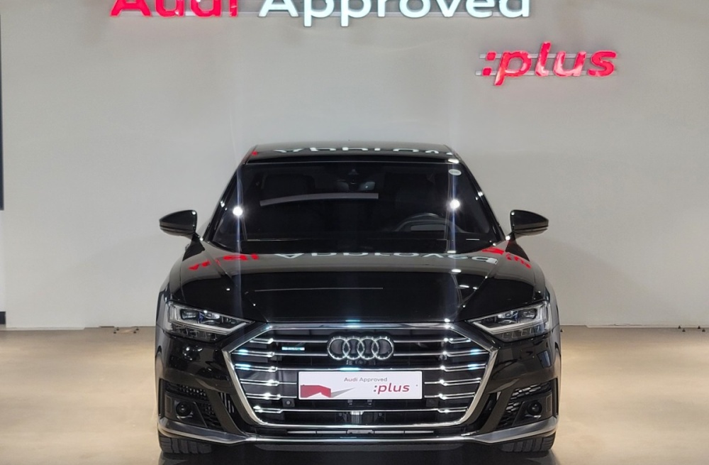 Audi A8 (D5)