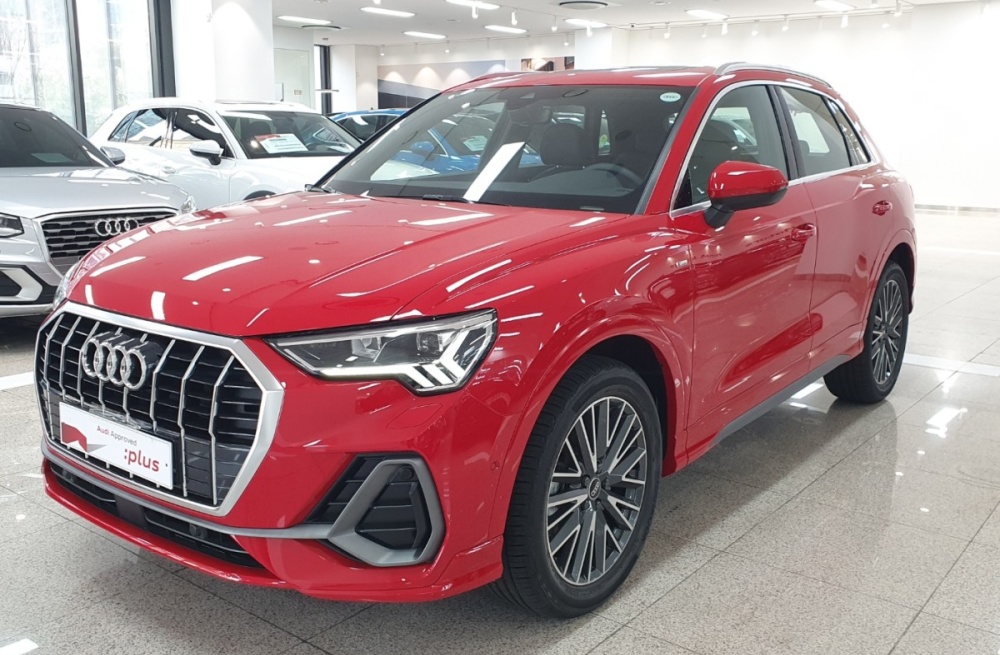 Audi Q3 (F3)