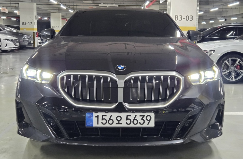 BMW 5 Series (G60)