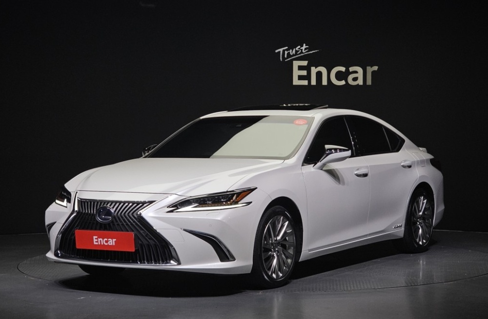 Lexus ES300h 7th generation