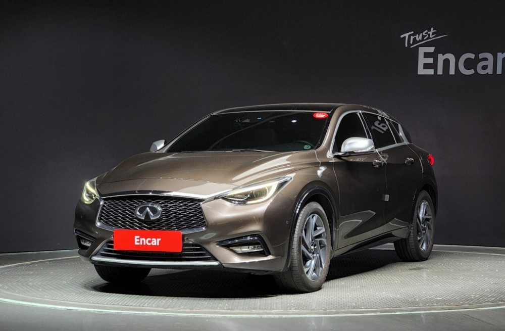 Infinity Q30