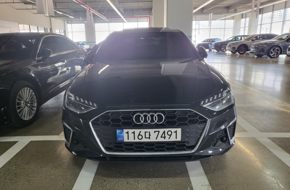 Audi A4 (B9)