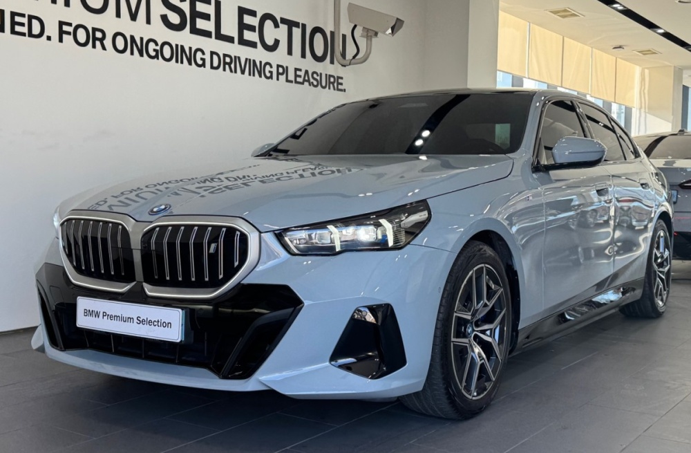 BMW i5 (G60)