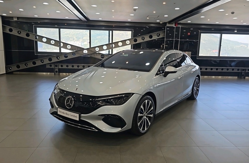 Mercedes-Benz EQE-V295