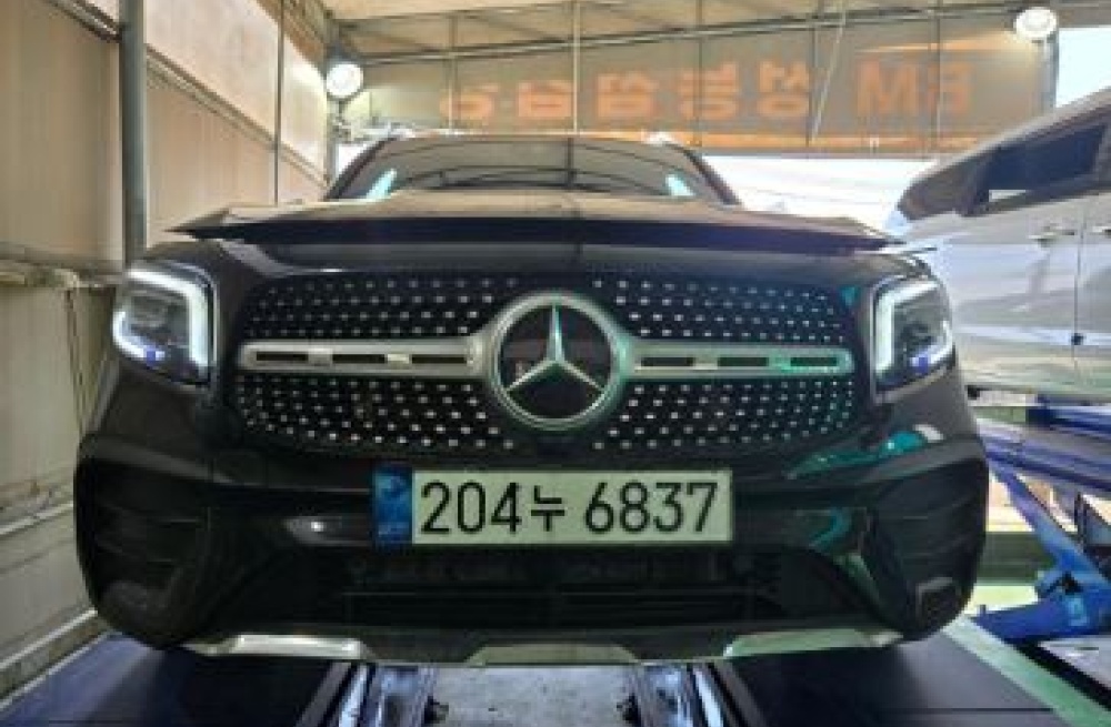 Mercedes-Benz GLB-Class X247