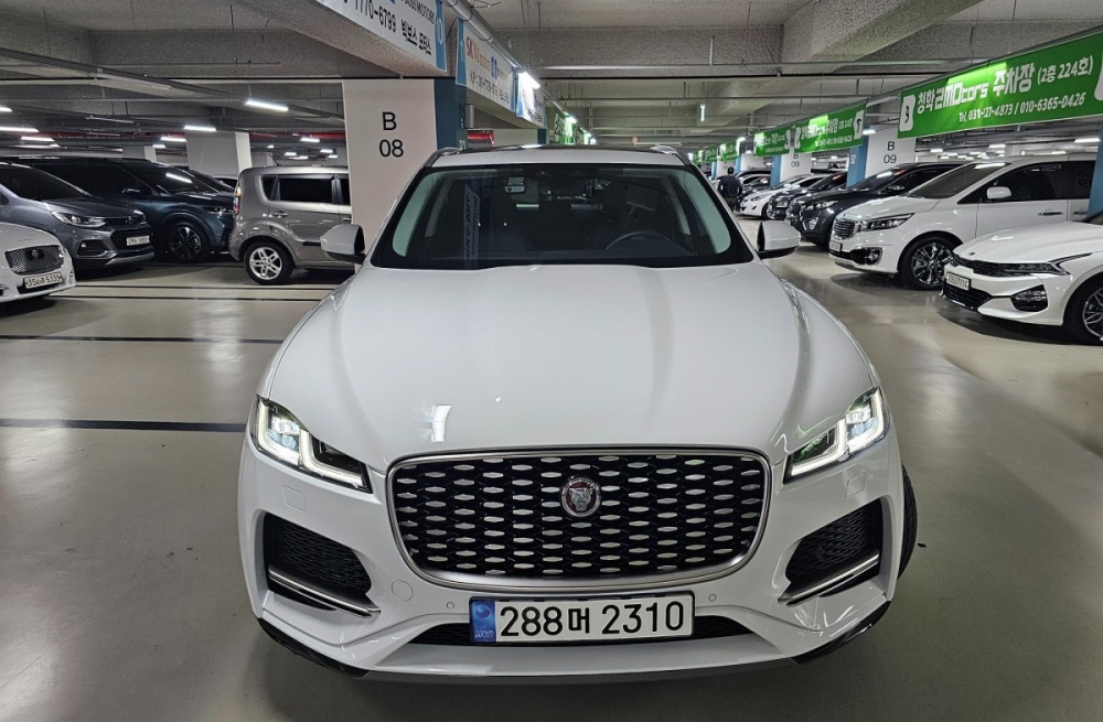 Jaguar F-PACE