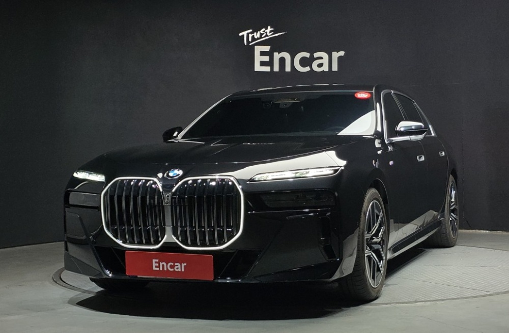 BMW 7 Series (G70)