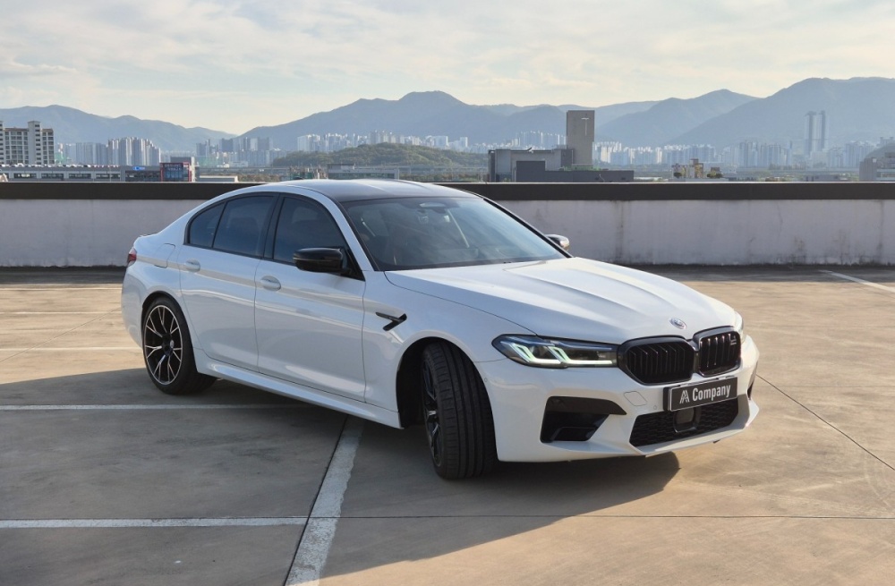 BMW M5 (F90)