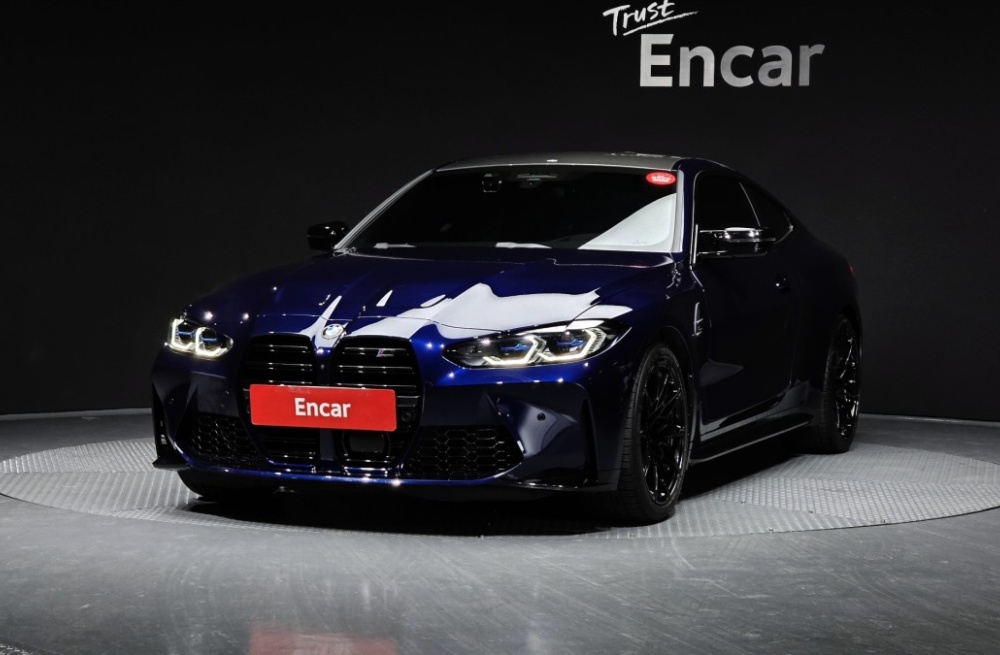 BMW M4 (G82)