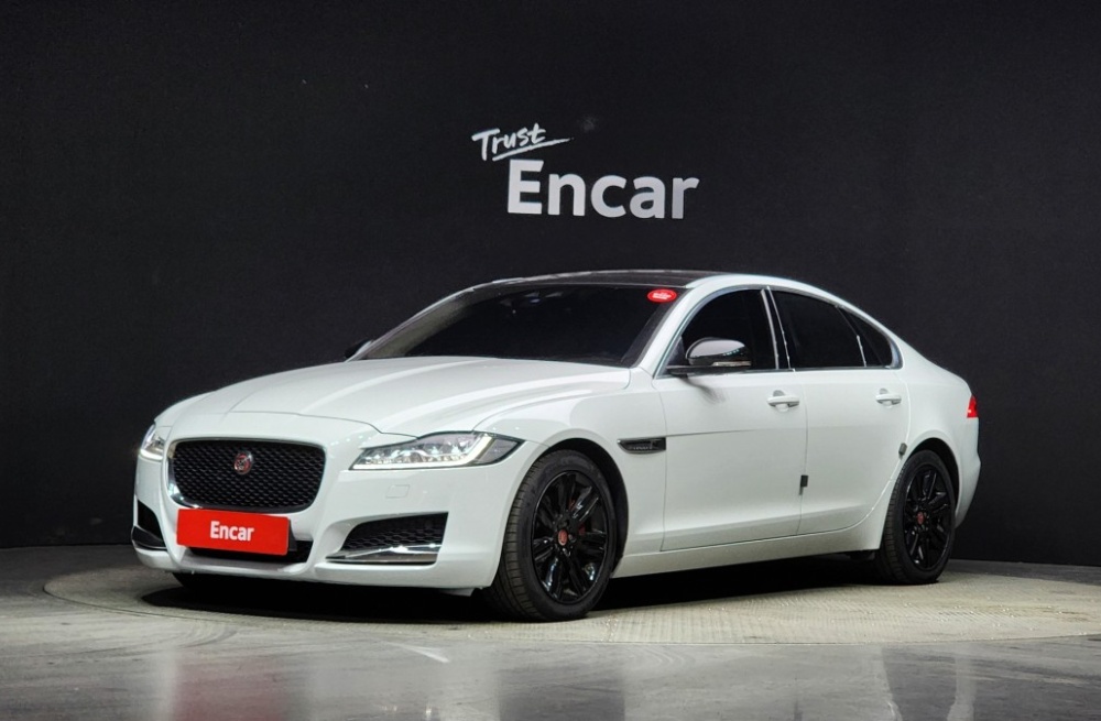 Jaguar XF (X260)