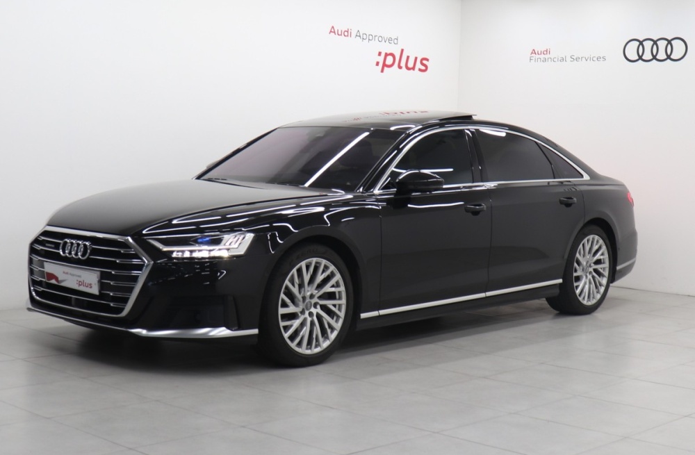 Audi A8 (D5)