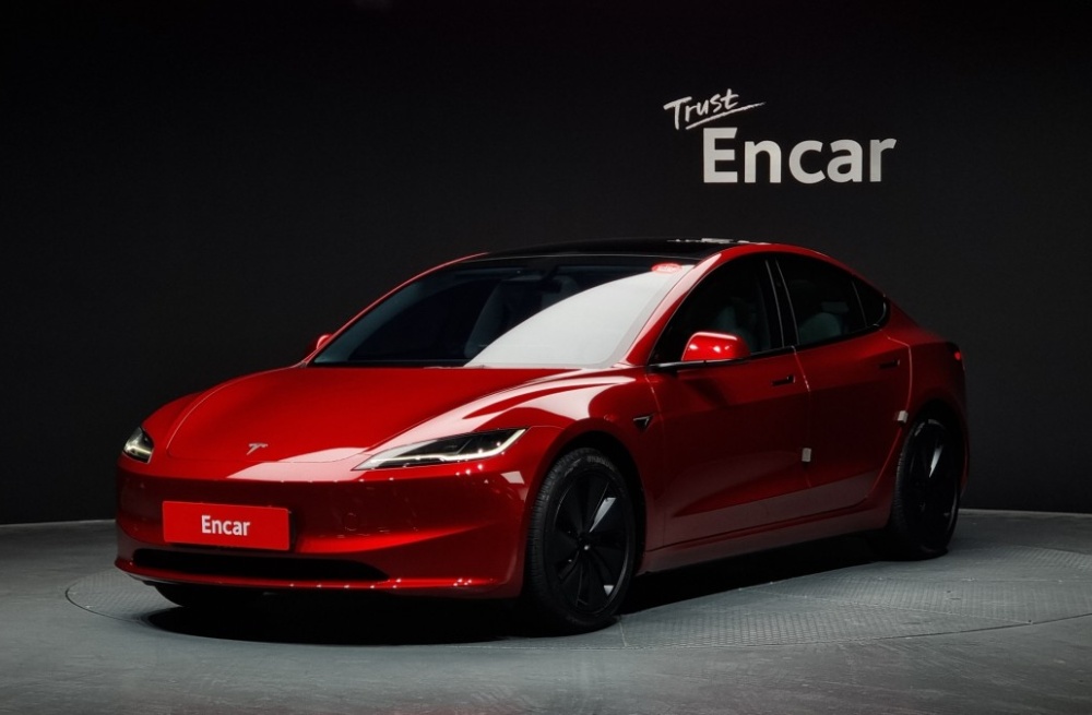 Tesla model 3