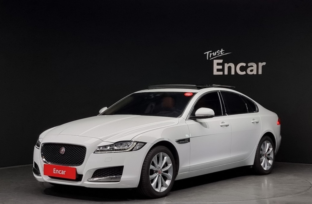 Jaguar XF (X260)