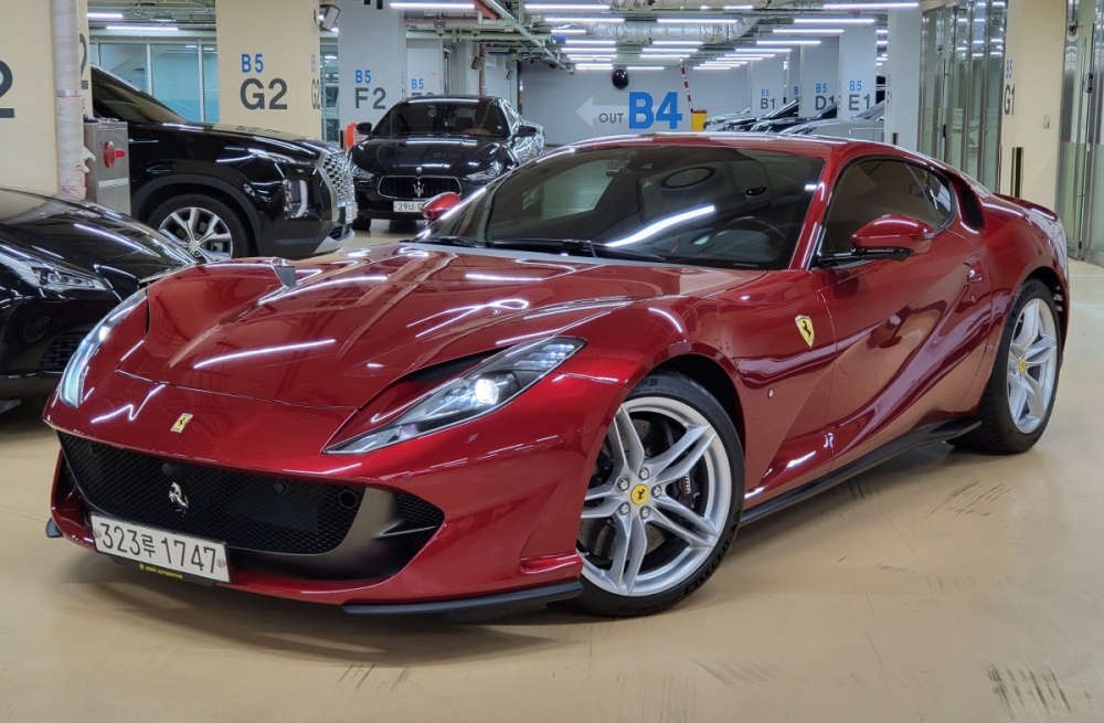 Ferrari 812 super fast