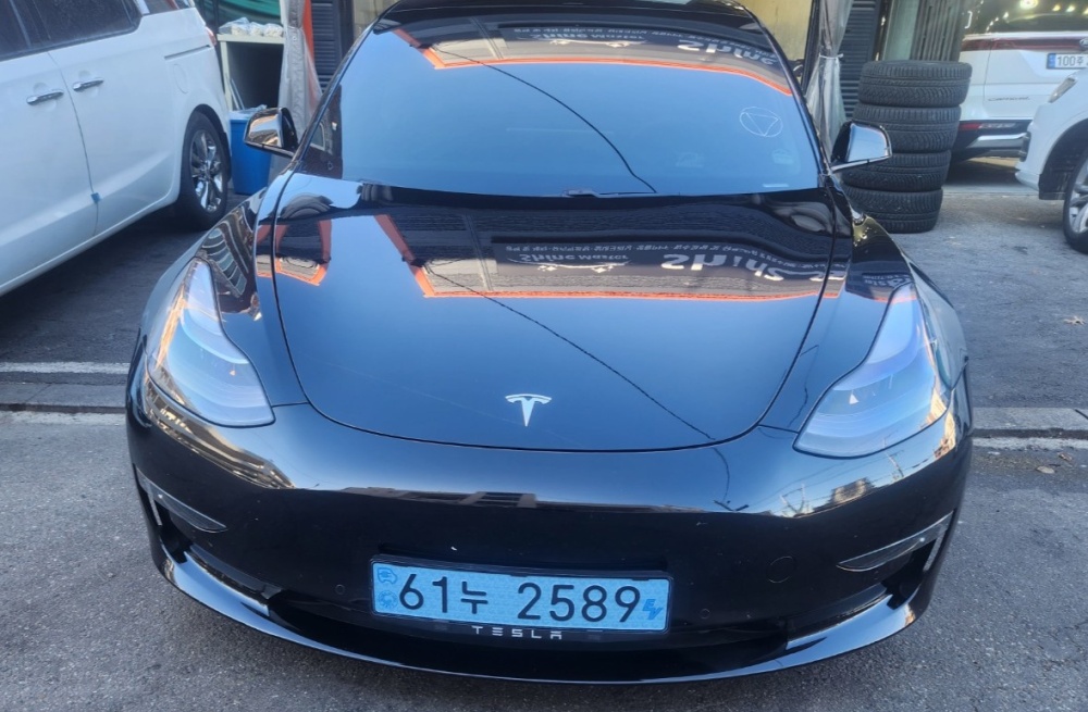 Tesla model 3