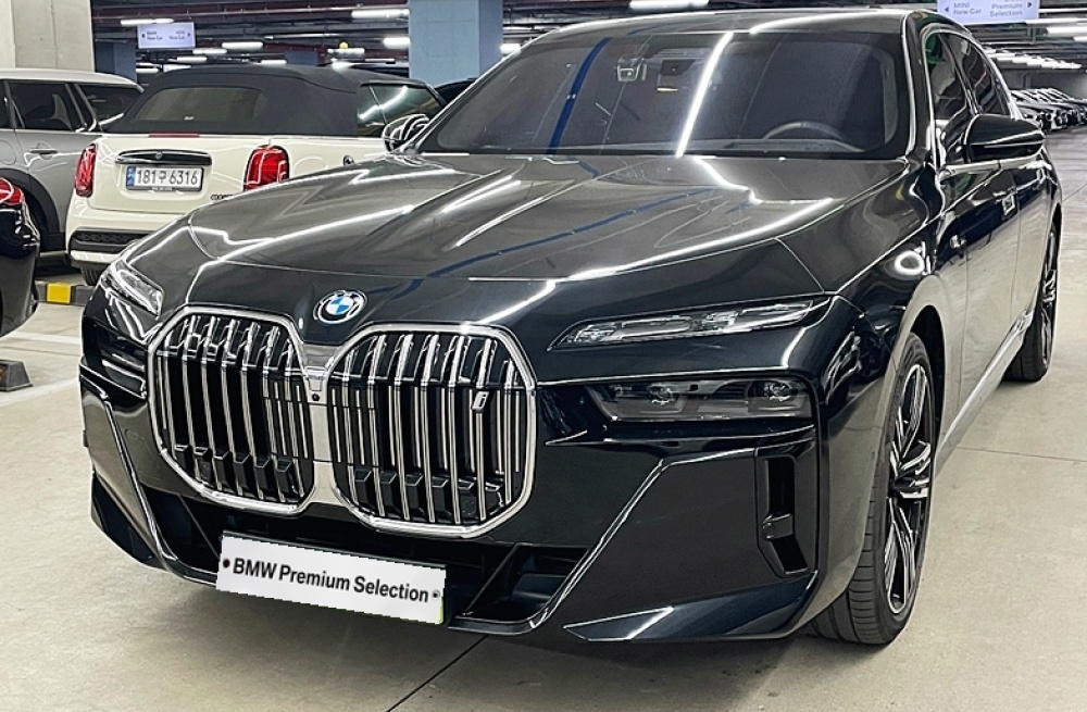 BMW i7 (G70)