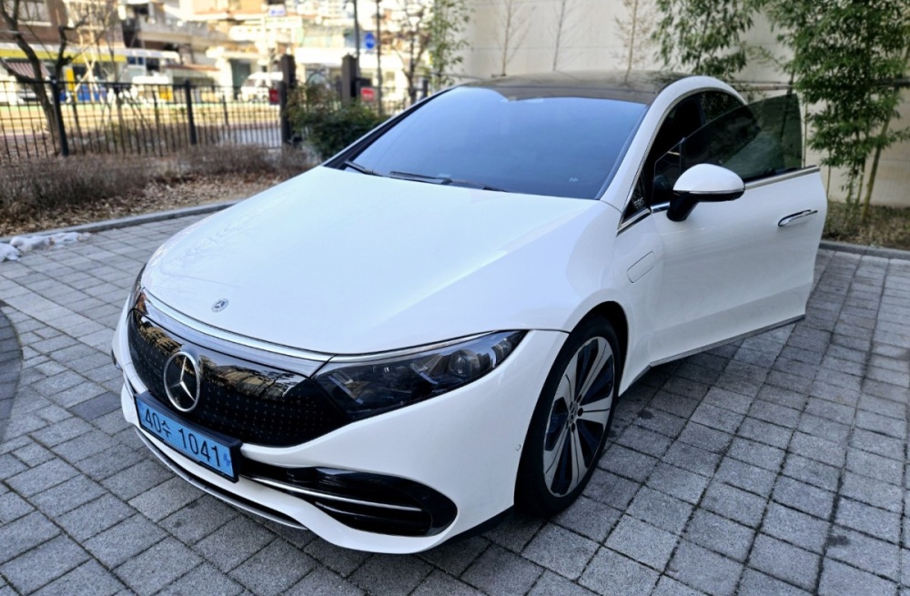 Mercedes-Benz EQS V297