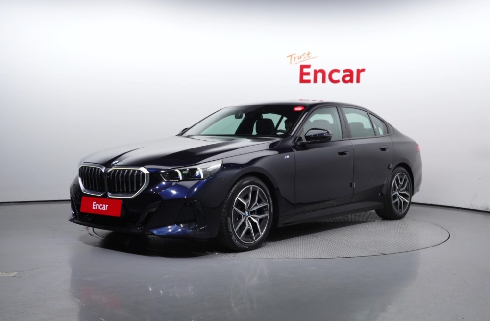 BMW 5 Series (G60)