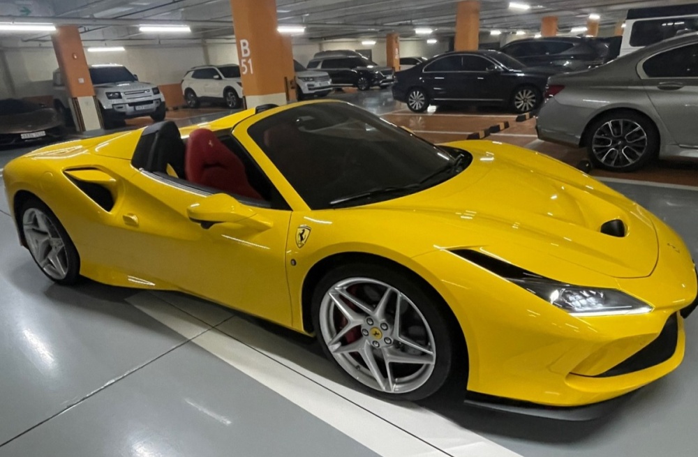 Ferrari F8 Spider