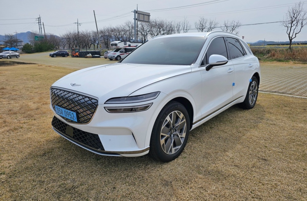 Genesis Electrified GV70