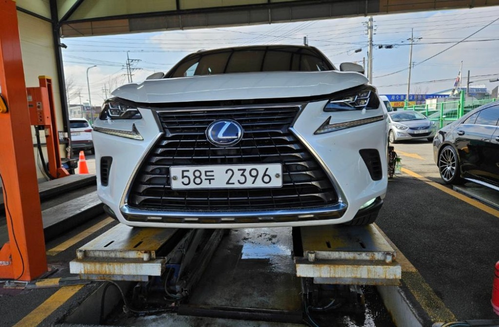 Lexus NX300h