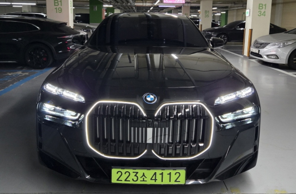 BMW i7 (G70)