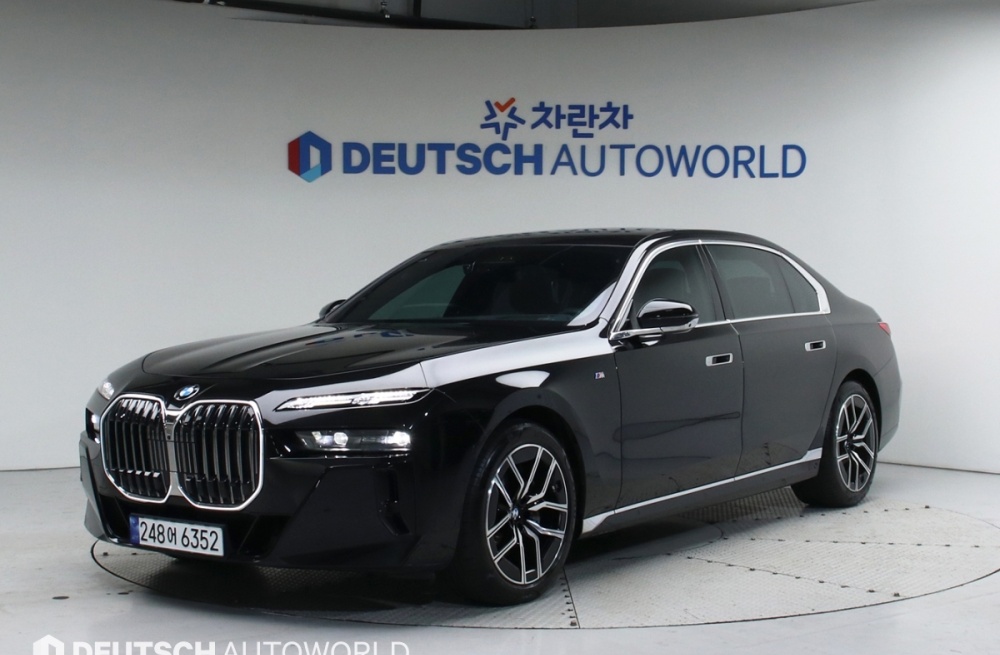 BMW 7 Series (G70)