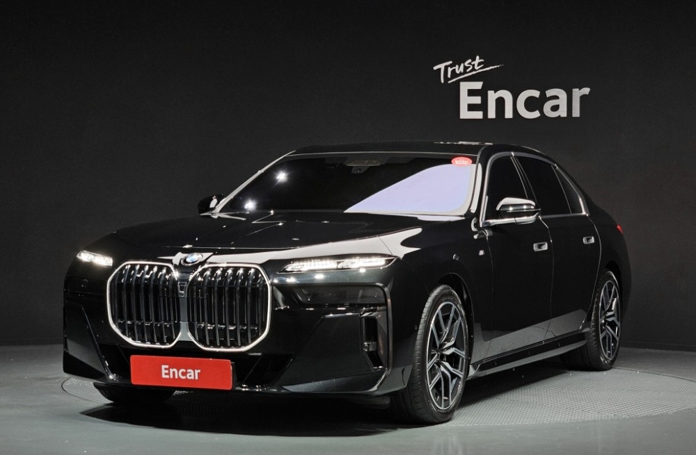 BMW 7 Series (G70)
