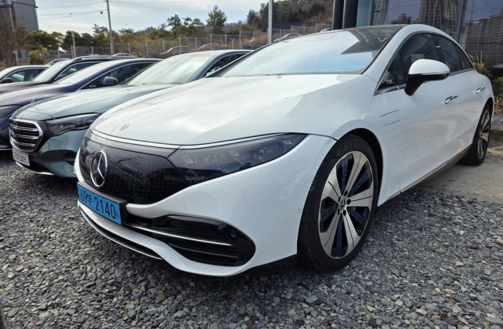 Mercedes-Benz EQS V297