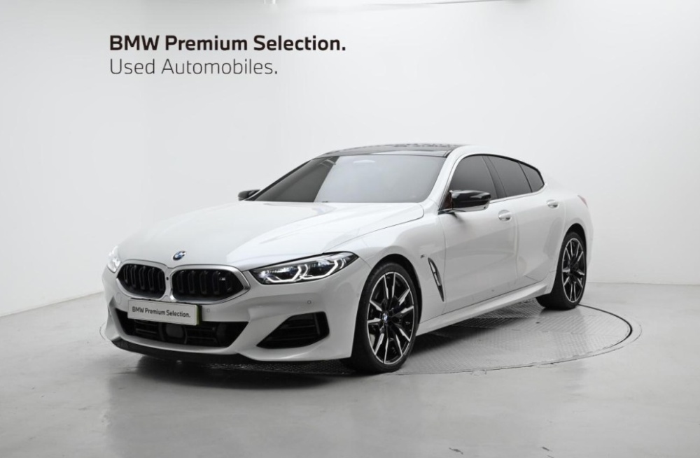 BMW 8 Series (G15)
