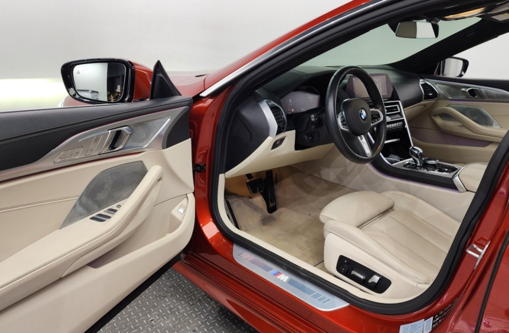 BMW 8 Series (G15)