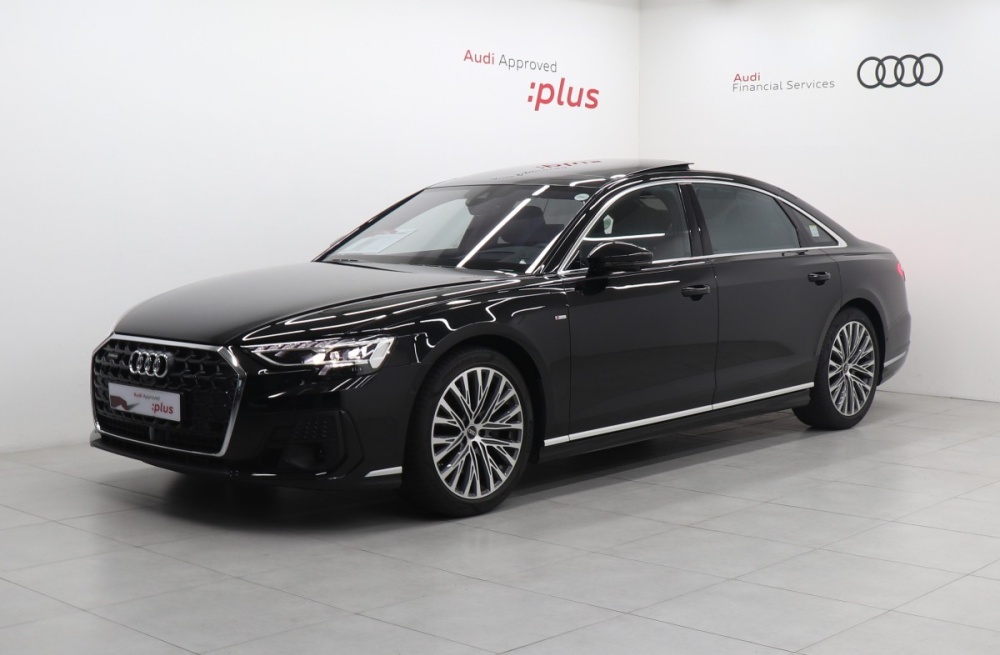 Audi A8 (D5)