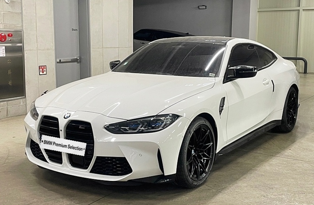 BMW M4 (G82)