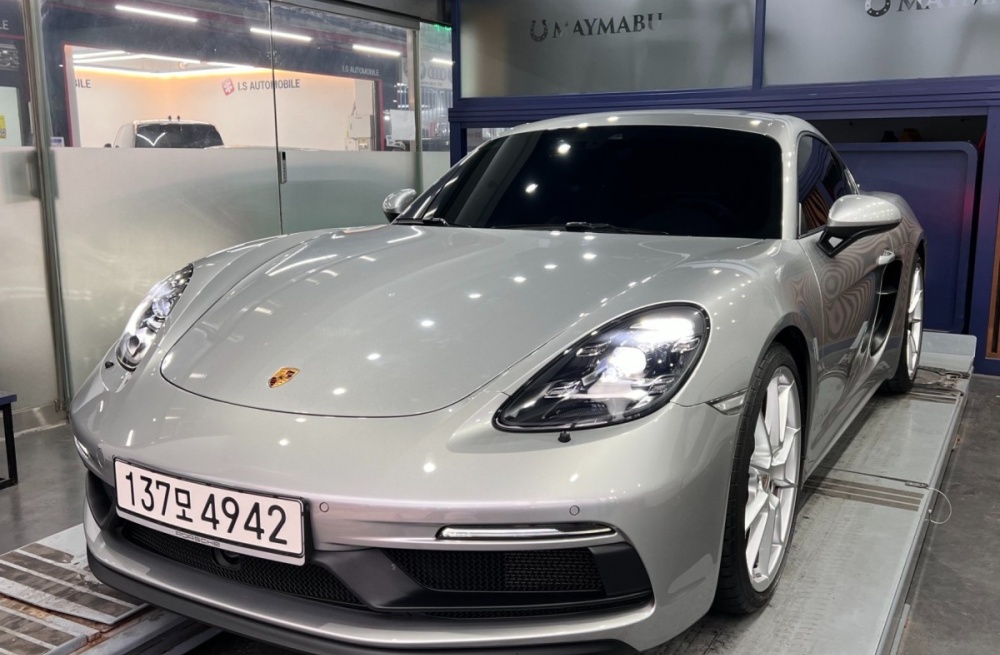 Porsche 718 Cayman