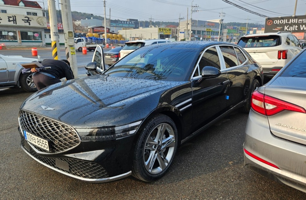 Genesis G90 (RS4)