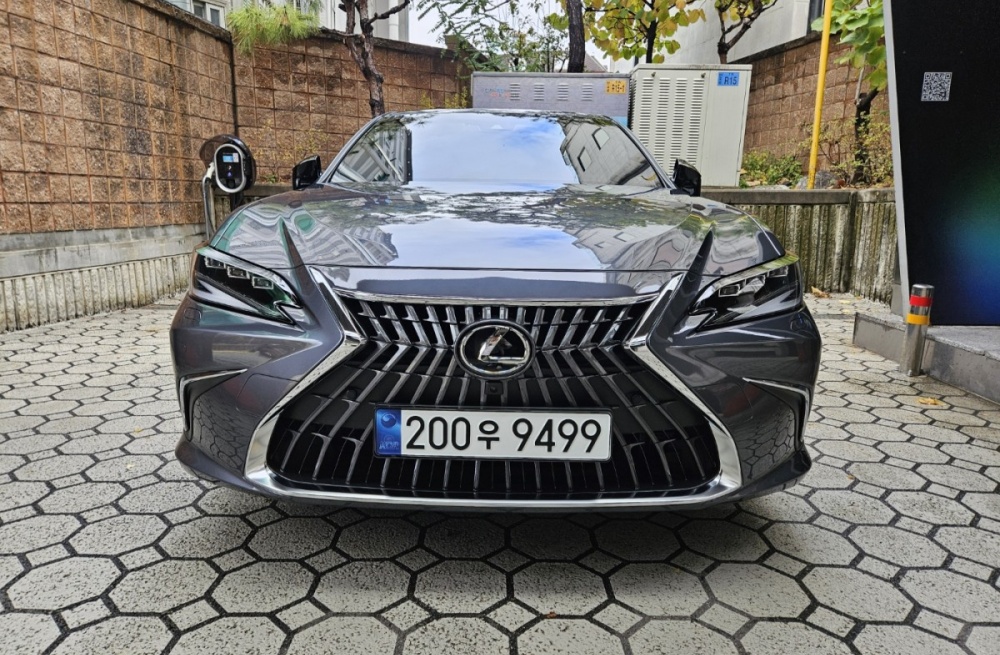 Lexus ES300h 7th generation