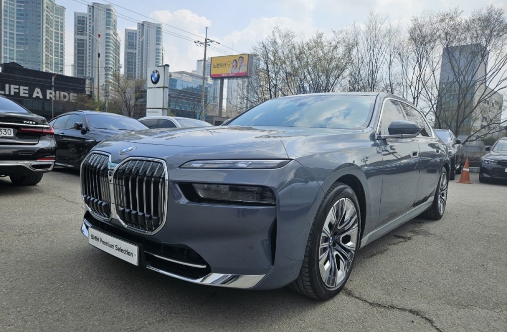 BMW 7 Series (G70)