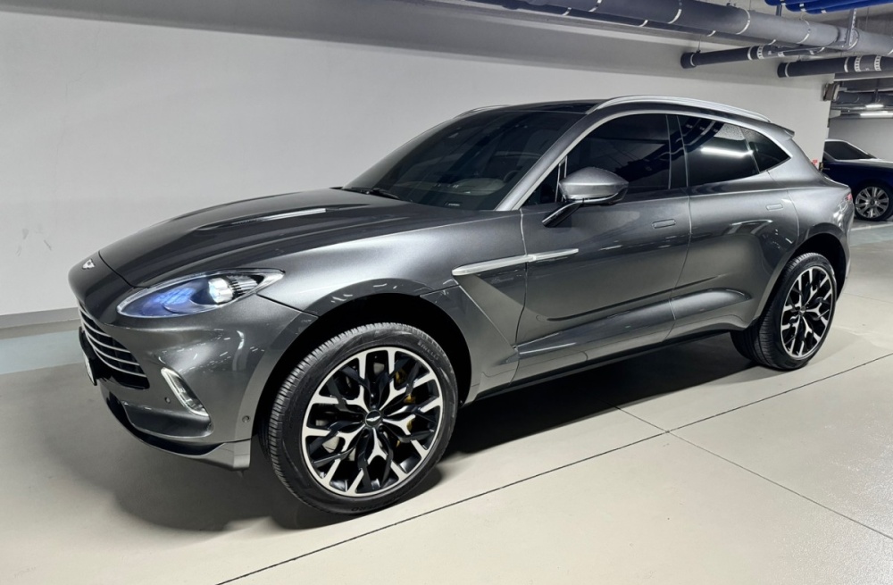 Aston martin DBX