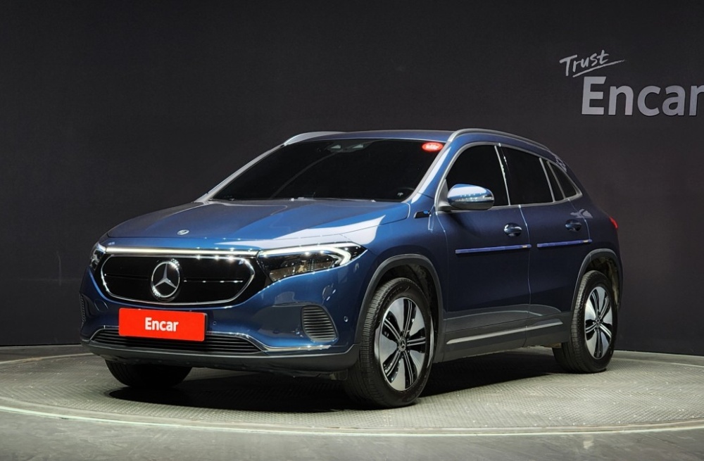 Mercedes-Benz EQA-H243