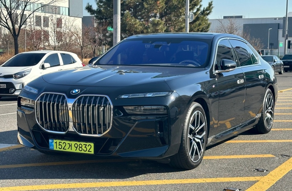 BMW i7 (G70)