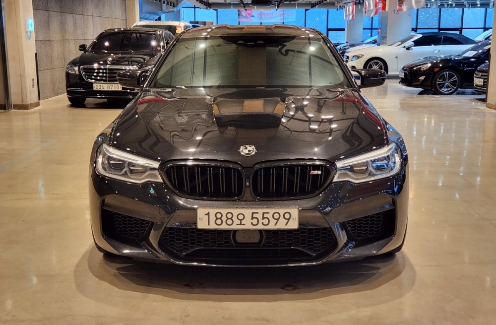 BMW M5 (F90)