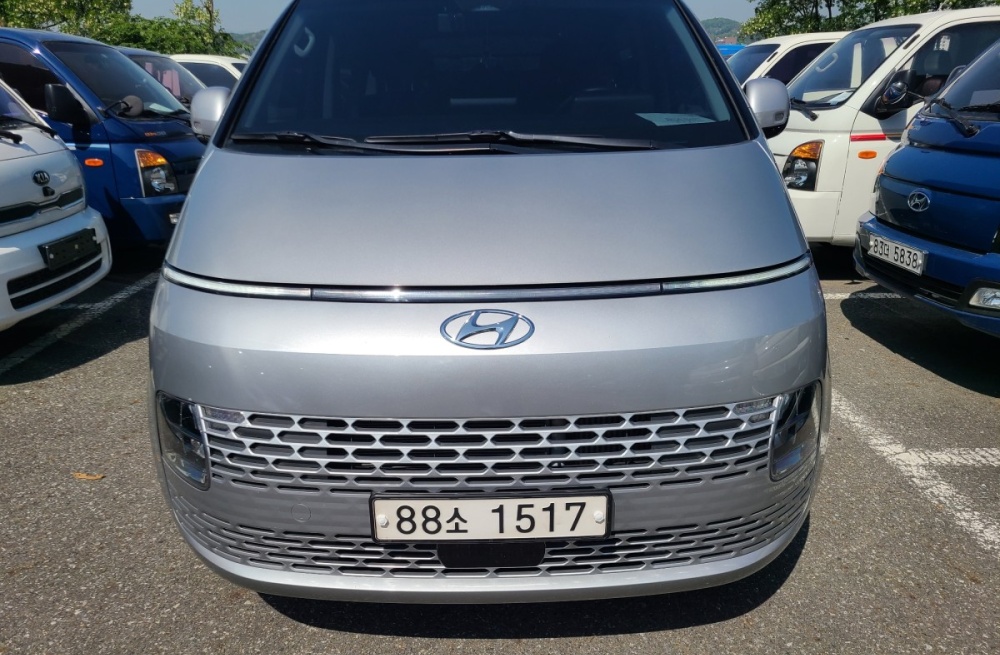 Hyundai Staria