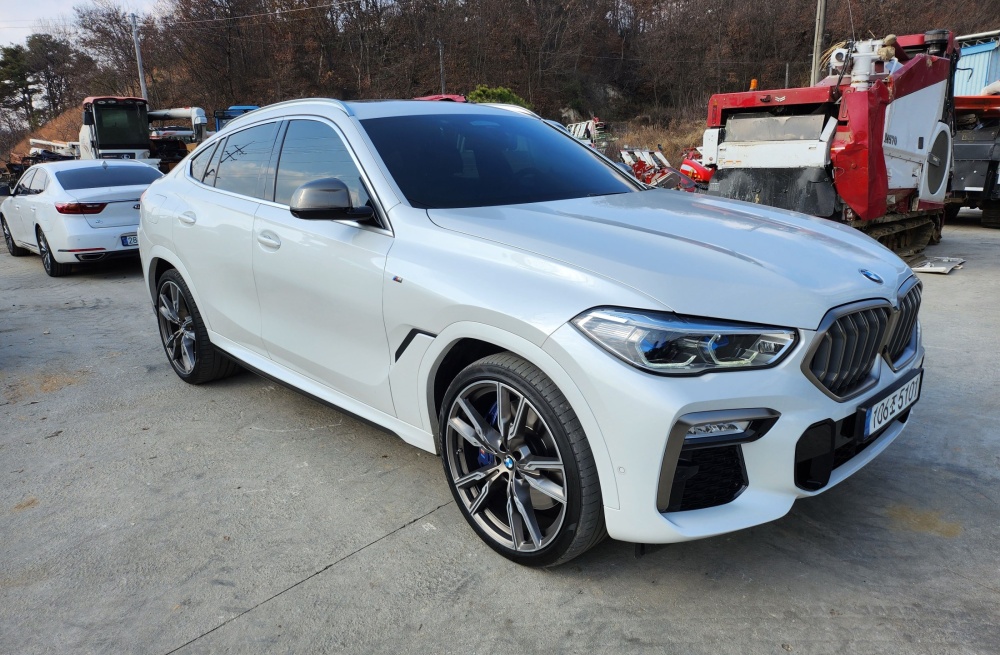 BMW X6 (G06)