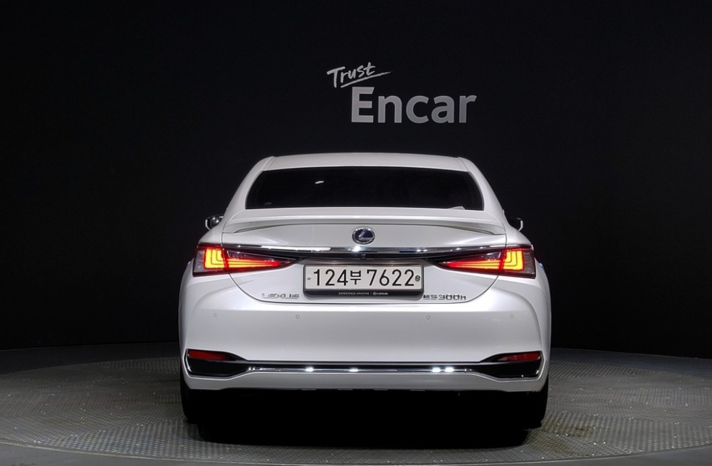 Lexus ES300h 7th generation