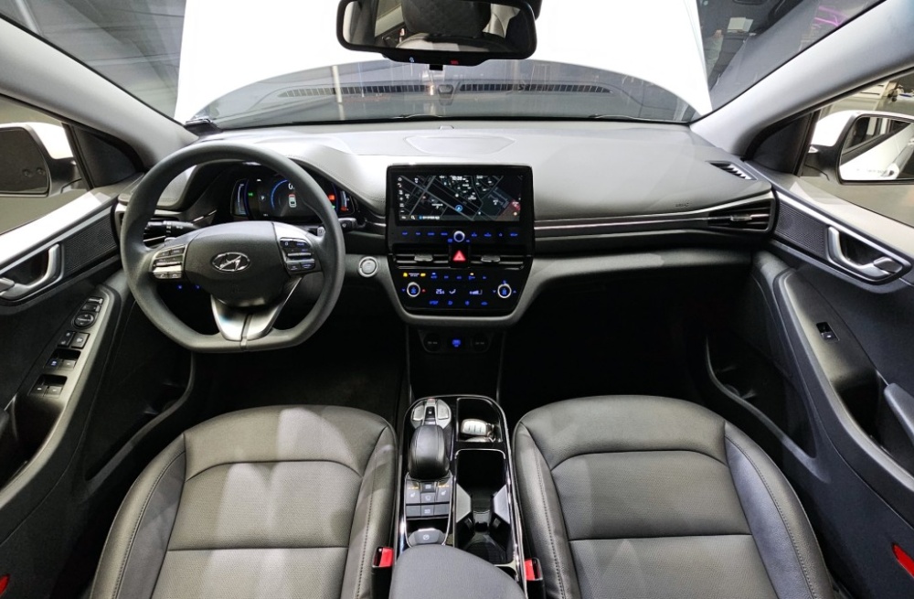 Hyundai The new Ioniq electric