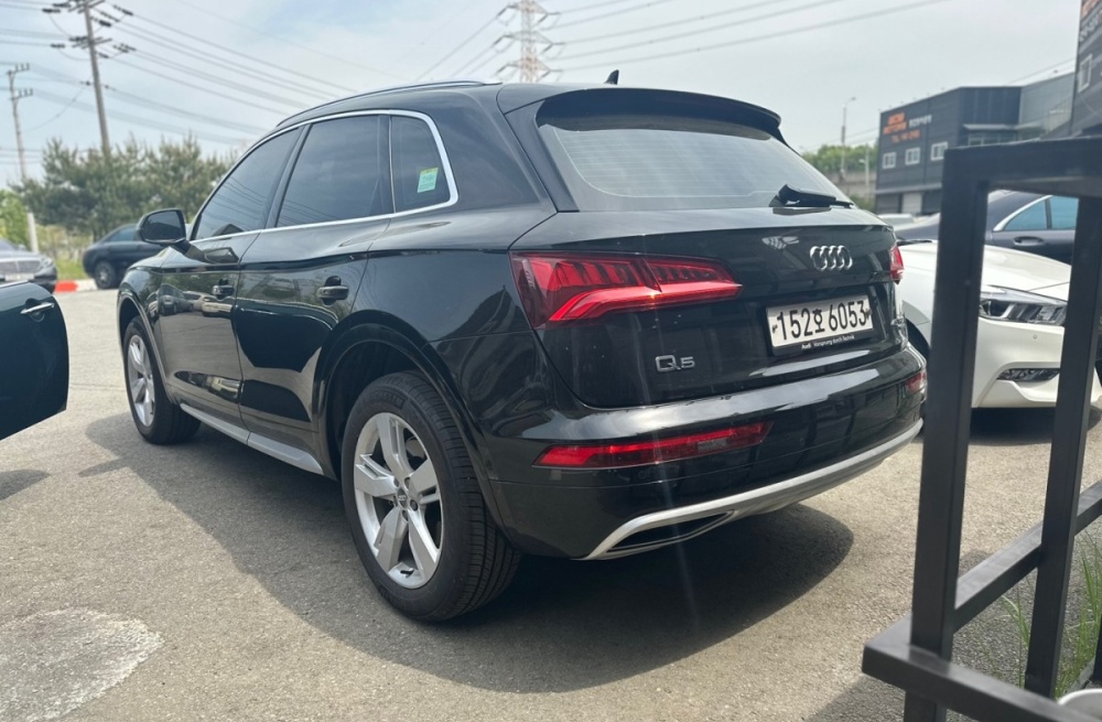 Audi Q5 (FY)