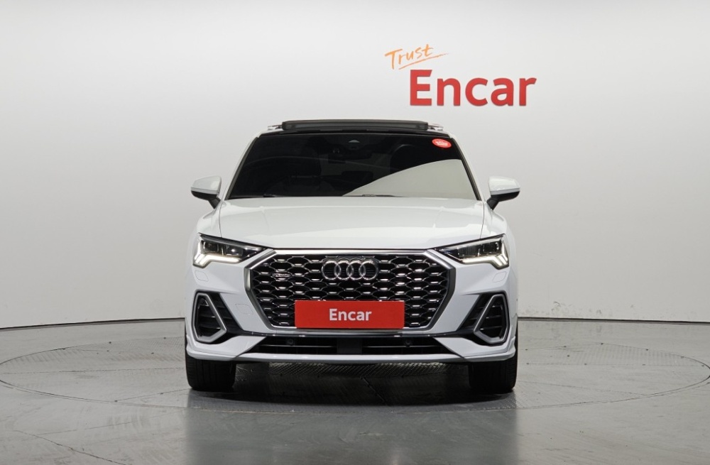 Audi Q3 (F3)