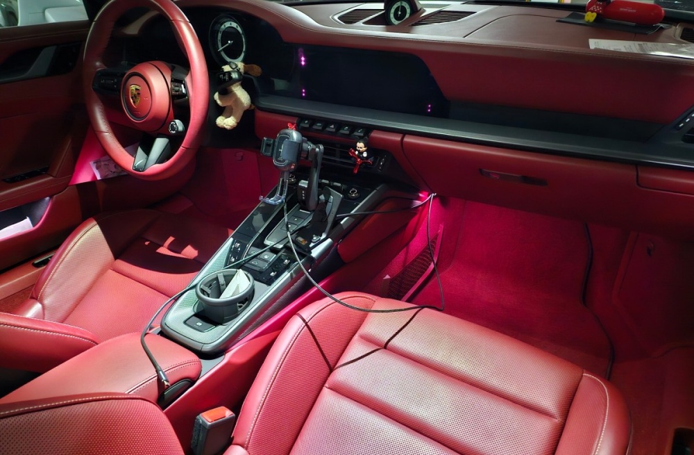 Porsche 911 (992)