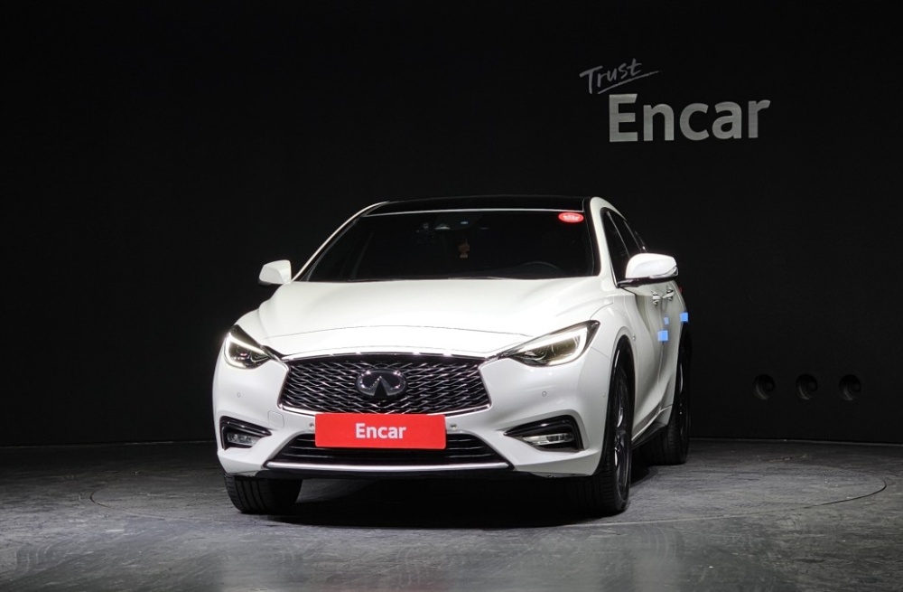 Infinity Q30